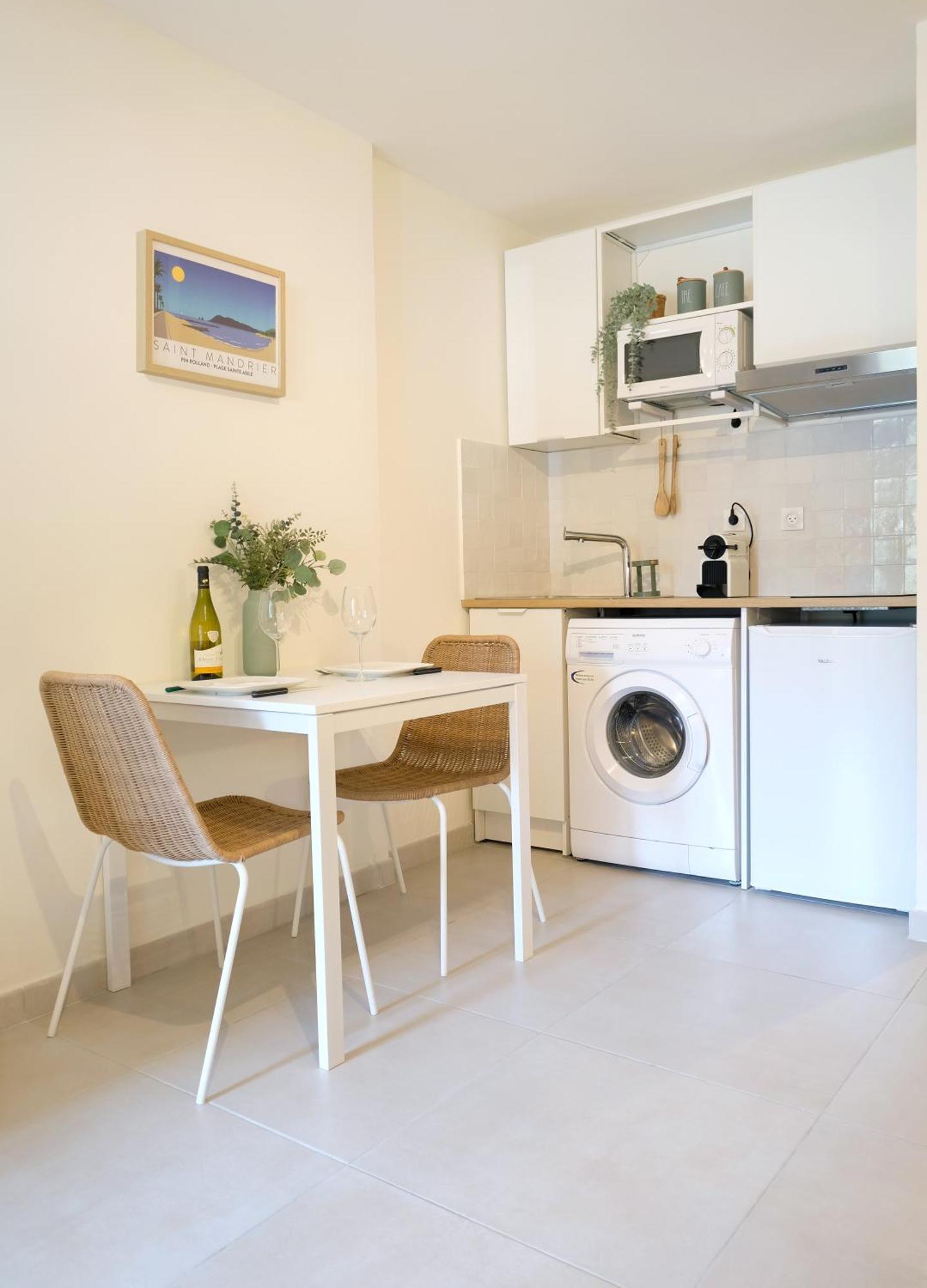Studio Renove, 5Mn Plage, Terrasse, Clim, Velos Сен-Мандрие-сюр-Мер Экстерьер фото